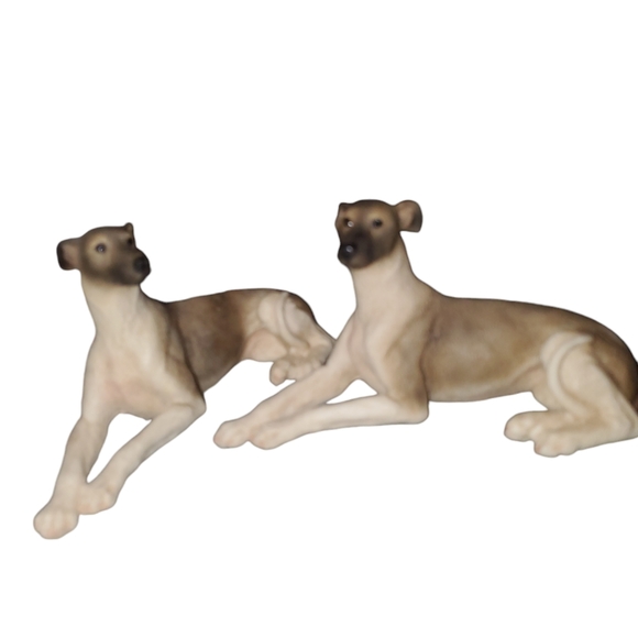 251- Castagno Greyhound figurines ceramic life-like Italy. - Picture 1 of 8